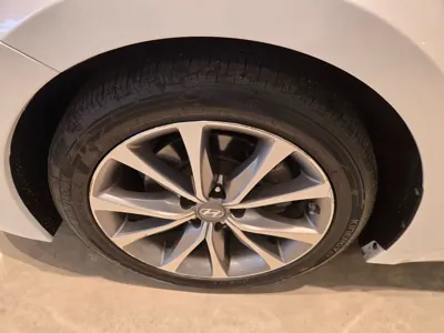Hyundai Grandeur 2015, 166871 км, за 4791.91 USD