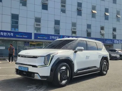 Kia EV9 2024, 49044 км, за 33805.96 USD
