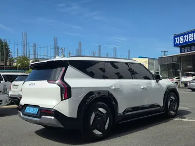 Kia EV9 2024, 49044 км, за 33805.96 USD