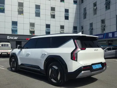 Kia EV9 2024, 49044 км, за 33550.51 USD - фото 6