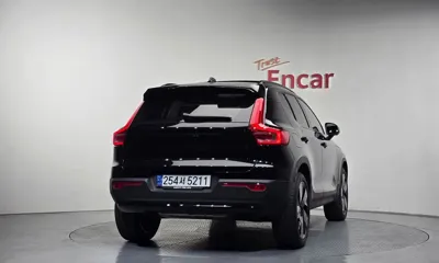 Volvo XC40 2025, 14489 км, за 28537.99 USD