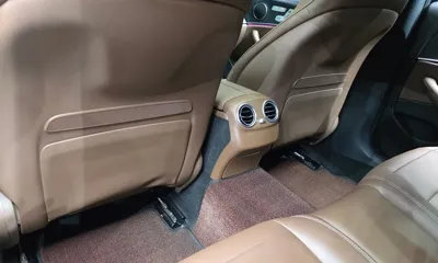 Mercedes-Benz E-Class 2023, 22135 км, за 28990.24 USD - фото 36