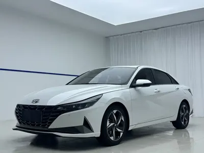 Hyundai Elantra · 2023 год