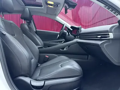 Hyundai Elantra 2023, 15000 км, за 15126.25 USD - фото 8