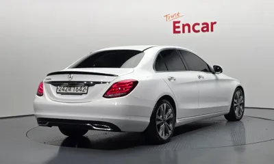 Mercedes-Benz C-Class 2018, 63704 км, за 10906.94 USD