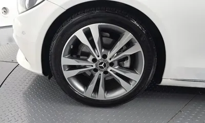 Mercedes-Benz C-Class 2018, 63704 км, за 10906.94 USD