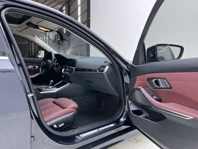 BMW 3 Series 2022, 31000 км, за 29399.08 USD - фото 29