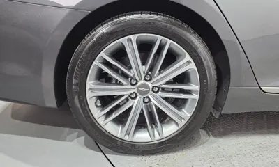 Genesis G80 2018, 146263 км, за 8993.04 USD