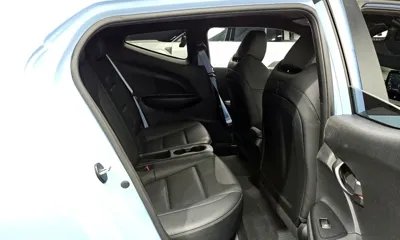 Hyundai Veloster 2019, 108909 км, за 9111.33 USD - фото 12