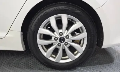 Kia K5 2014, 90380 км, за 5139.22 USD