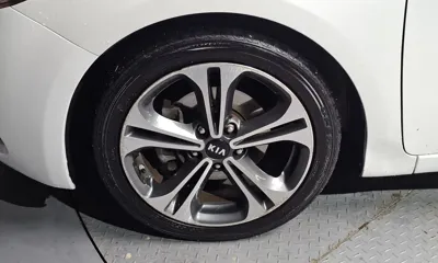 Kia K3 2014, 115901 км, за 2931.6 USD