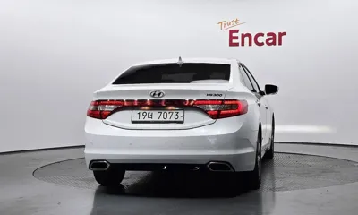 Hyundai Grandeur 2015, 51185 км, за 6384.37 USD