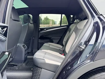 Volkswagen ID.4 Crozz 2023, 40000 км, за 13126.99 USD - фото 8