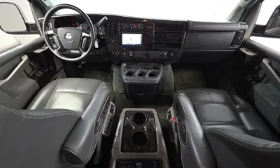 Chevrolet Express Van 2016, 127348 км, за 14970.37 USD - фото 7