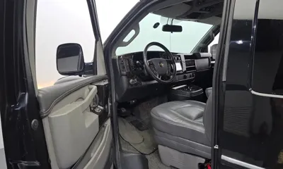Chevrolet Express Van 2016, 127348 км, за 14970.37 USD - фото 10