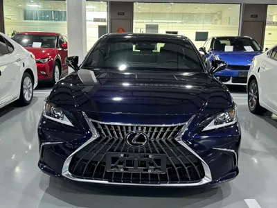 Lexus ES 2023, 38000 км, за 32268.36 USD
