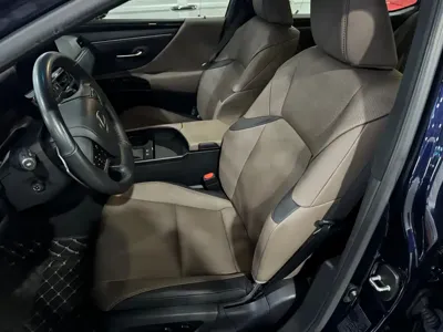 Lexus ES 2023, 38000 км, за 32268.36 USD