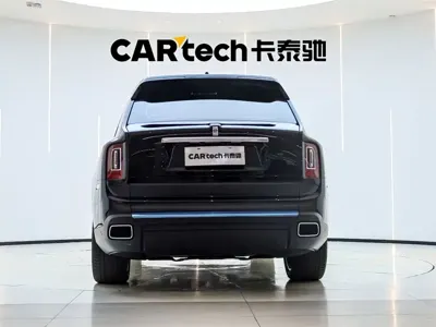 Rolls-Royce Cullinan 2025, 7100 км, за 806341.04 USD