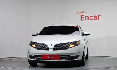 Lincoln MKS 2014, 130760 км, за 2312.52 USD