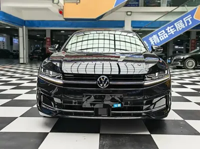 Volkswagen Magotan 2024, 14500 км, за 21873.44 USD