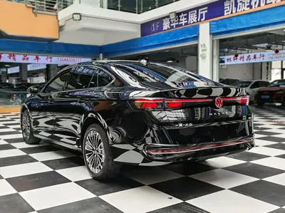 Volkswagen Magotan 2024, 14500 км, за 21873.44 USD