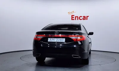 Hyundai Grandeur 2012, 104768 км, за 3501.82 USD