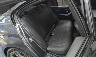 BMW 3-Series 2018, 89509 км, за 12143.89 USD - фото 11