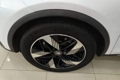 BYD Tang New Energy 2023, 35600 км, за 18054 USD - фото 10