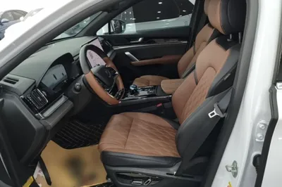 BYD Tang New Energy 2023, 35600 км, за 18054 USD - фото 17