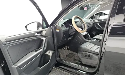 Volkswagen Tiguan 2023, 95172 км, за 21995.75 USD - фото 10