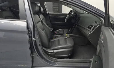 Hyundai Avante 2018, 109651 км, за 6310.18 USD - фото 11