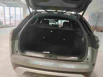 Land Rover Velar 2019, 60000 км, за 24170.19 USD - фото 8