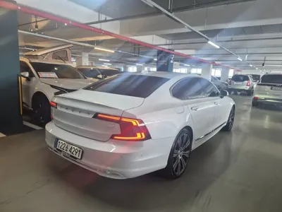 Volvo S90 2021, 182900 км, за 17920.44 USD