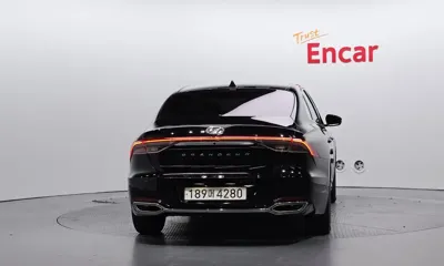 Hyundai Grandeur 2023, 164827 км, за 11290.53 USD
