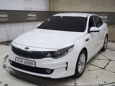 Kia K5 · 2016 год