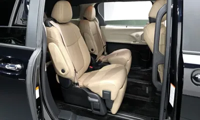 Toyota Sienna 2024, 41346 км, за 36759.88 USD - фото 12