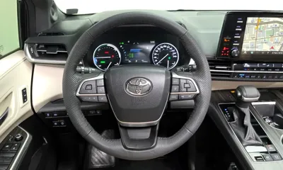 Toyota Sienna 2024, 41346 км, за 36759.88 USD - фото 13