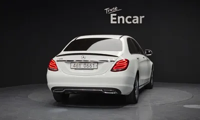 Mercedes-Benz C-Class 2017, 73050 км, за 9117.94 USD