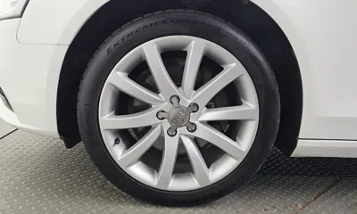 Audi A4 2013, 149148 км, за 2539.56 USD