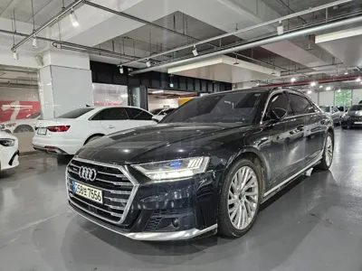 Audi A8 2021, 139000 км, за 32493.11 USD