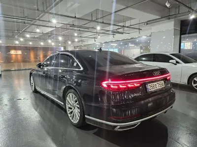 Audi A8 2021, 139000 км, за 32493.11 USD