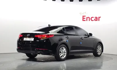 Kia K5 2013, 125275 км, за 3106.82 USD