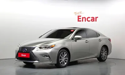 Lexus ES · 2018 год