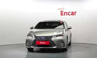 Lexus ES 2018, 101308 км, за 15823.4 USD