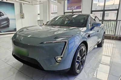 Avatr 11 · 2023 год