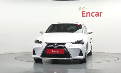 Lexus IS 2017, 60042 км, за 14866.48 USD