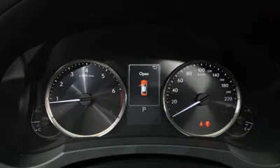 Lexus IS 2017, 60042 км, за 14866.48 USD - фото 8