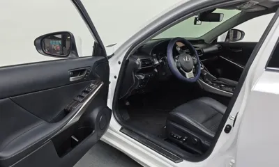 Lexus IS 2017, 60042 км, за 14866.48 USD - фото 10