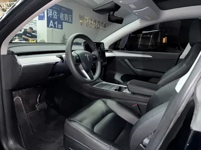 Tesla Model Y 2023, 120000 км, за 21514.12 USD