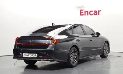 Hyundai Sonata 2021, 109574 км, за 11124.13 USD